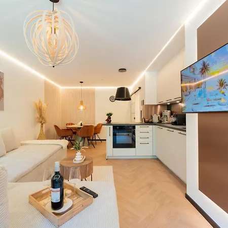 Land Und App 10 Apartman *